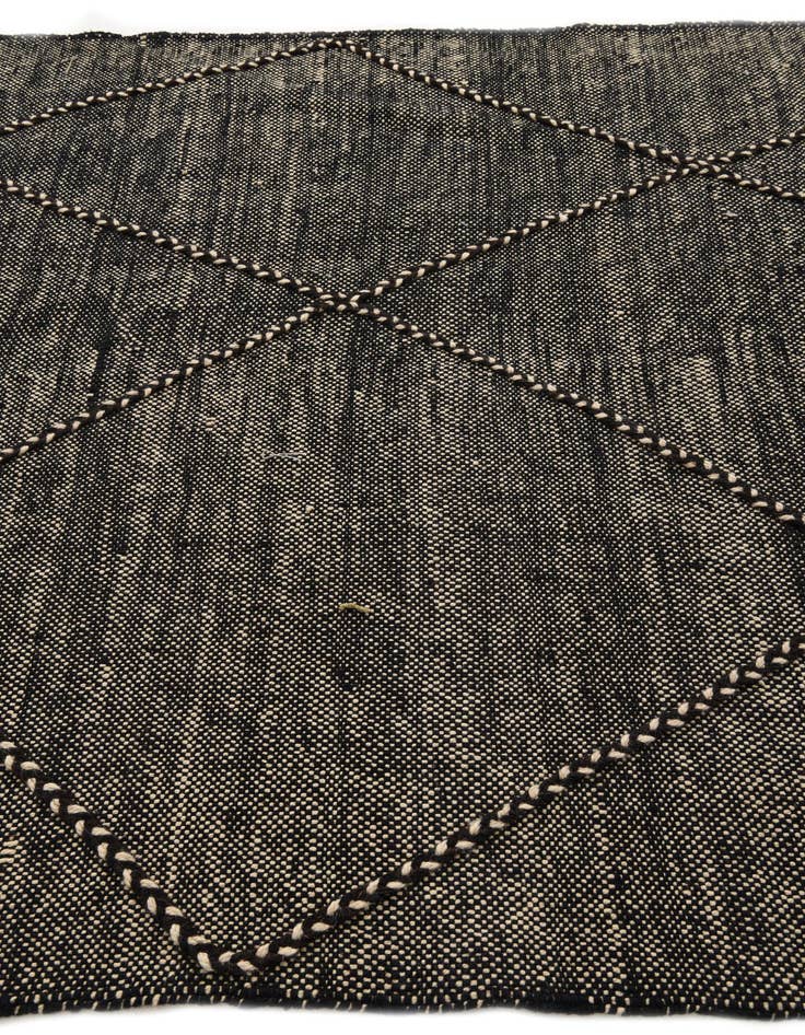 Detail image of 5' 10 x 9' 3  Hand Knotted Darya Wool Rug