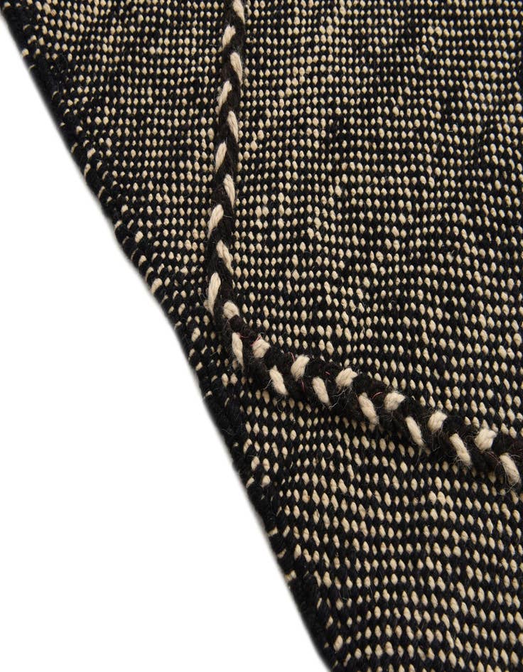 Detail image of 5' 10 x 9' 3  Hand Knotted Darya Wool Rug