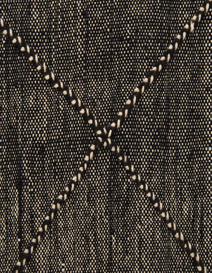 Detail image of 5' 10 x 9' 3  Hand Knotted Darya Wool Rug