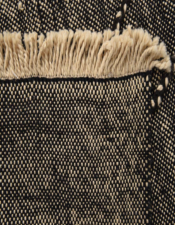 Detail image of 5' 10 x 9' 3  Hand Knotted Darya Wool Rug