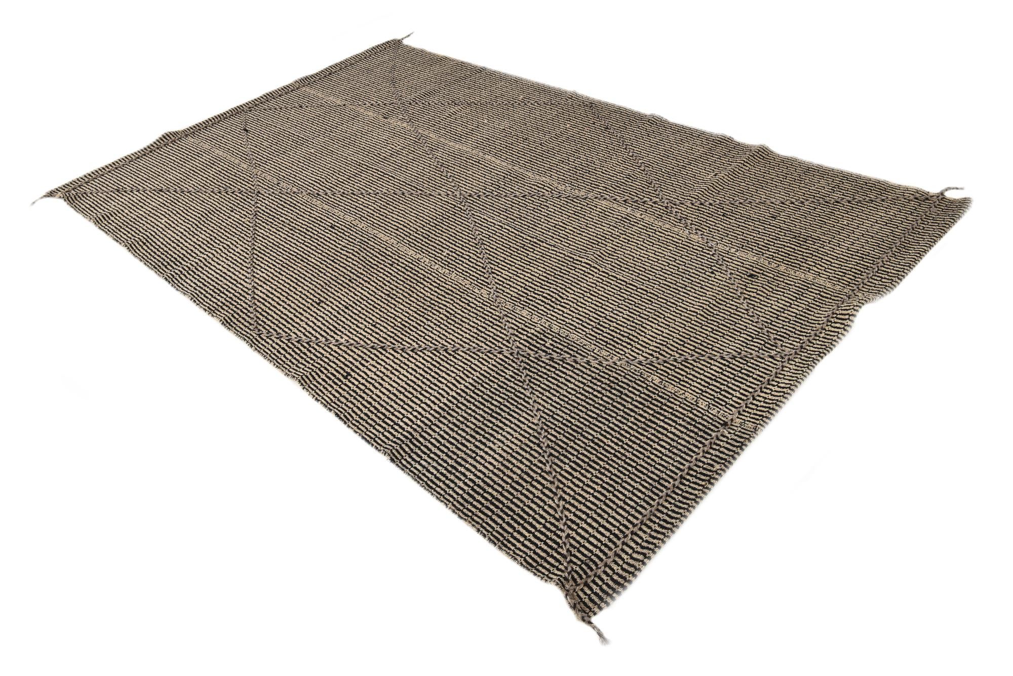 5' 9 x 9' 2 Hand Knotted Darya Wool Rug