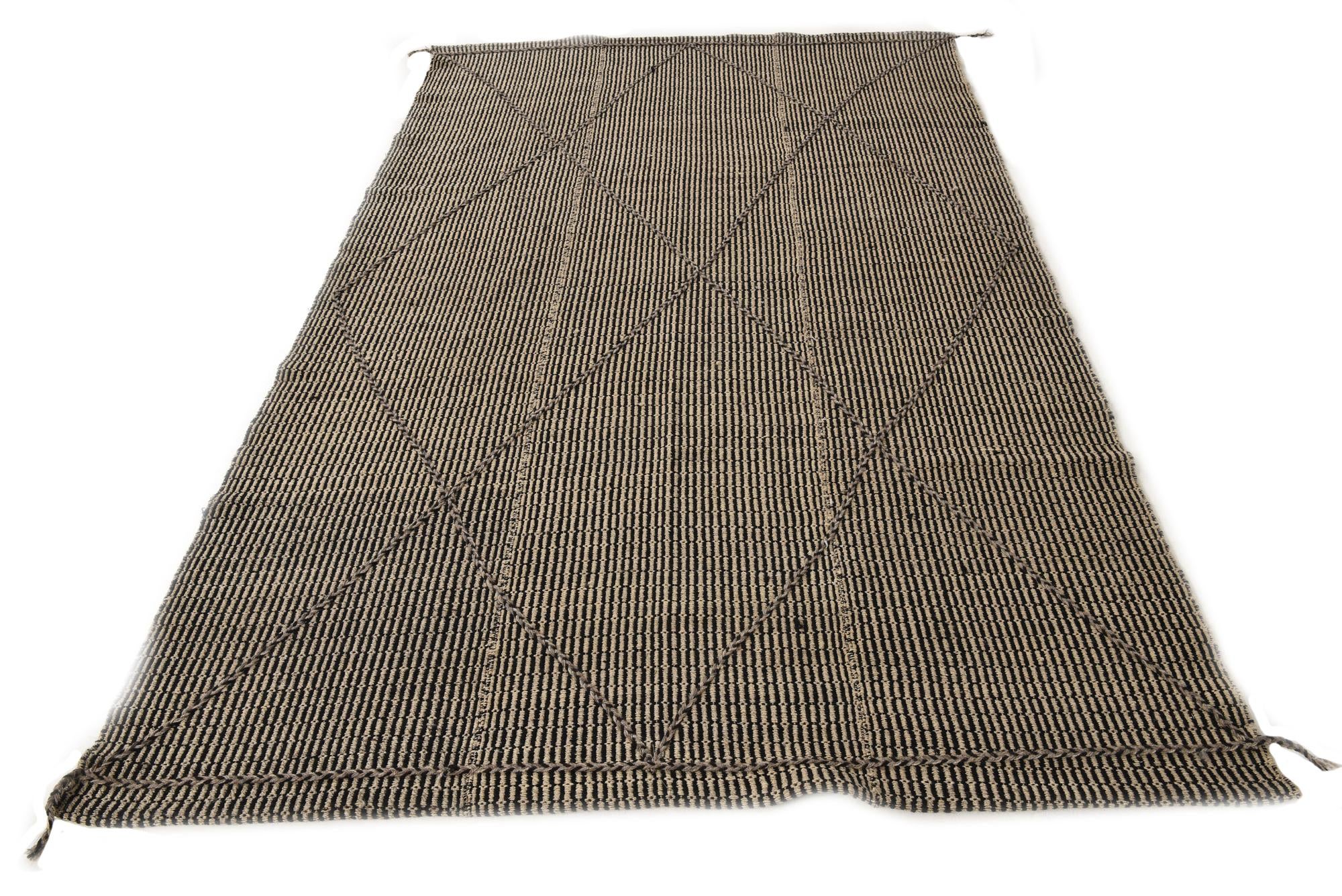 5' 9 x 9' 2 Hand Knotted Darya Wool Rug