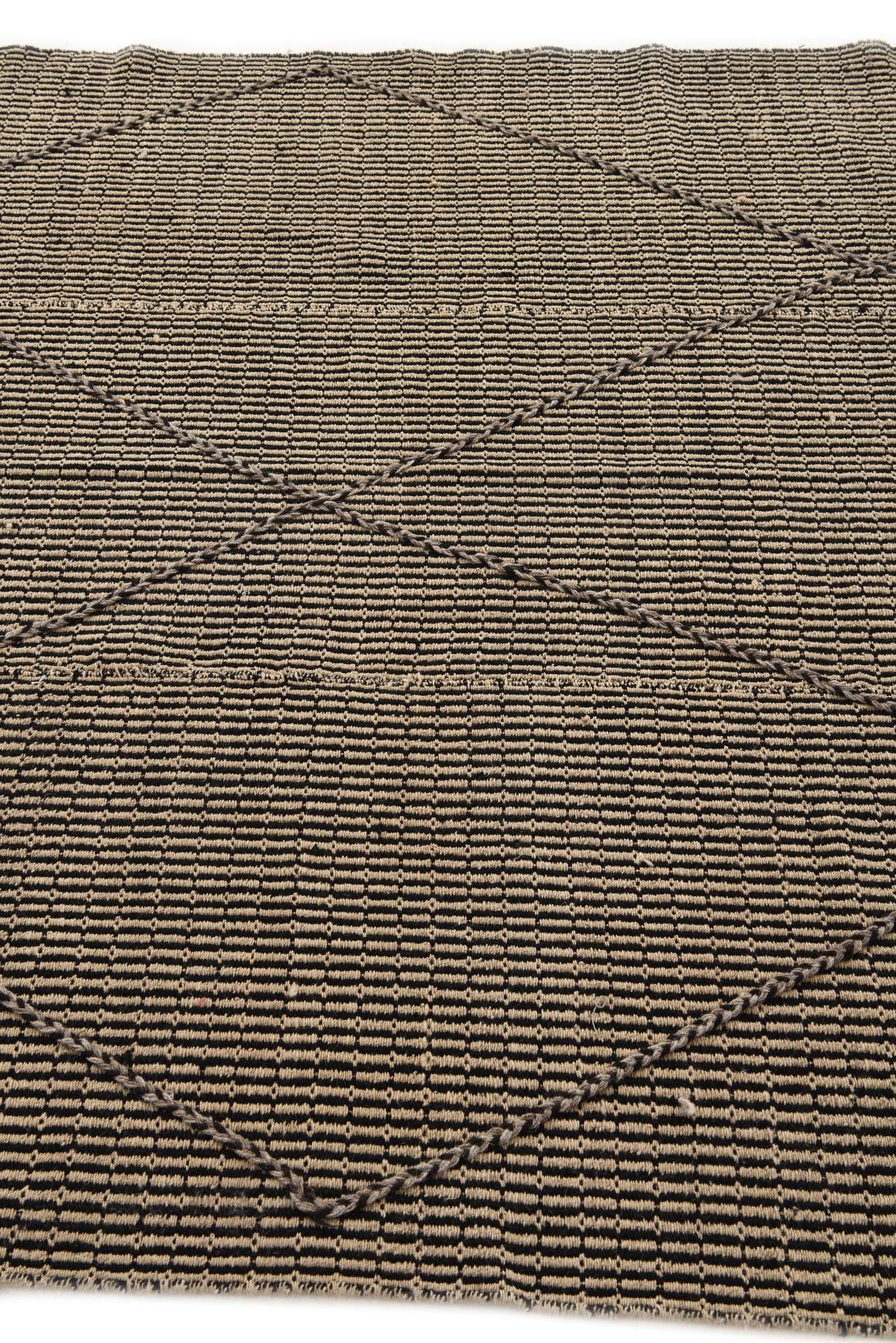 5' 9 x 9' 2 Hand Knotted Darya Wool Rug