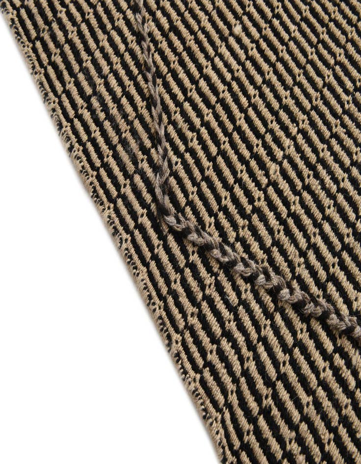 Detail image of 5' 9 x 9' 2  Hand Knotted Darya Wool Rug