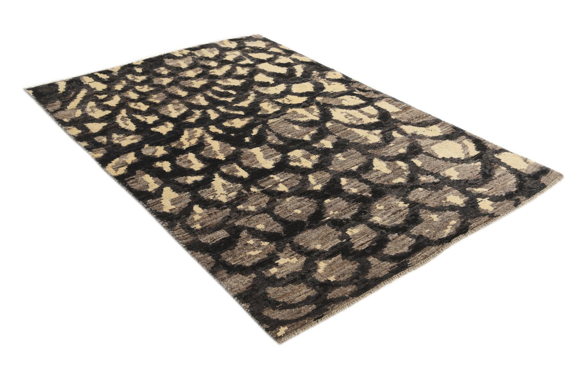 5' x 7' 4 Hand Knotted Darya Wool Rug