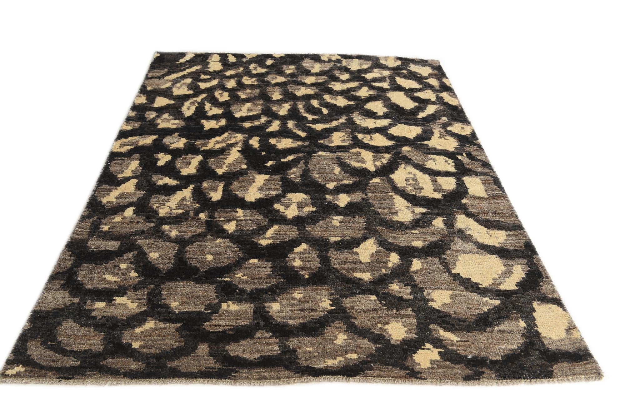 5' x 7' 4 Hand Knotted Darya Wool Rug