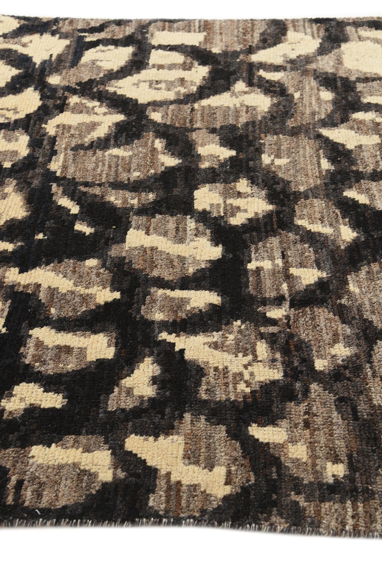 5' x 7' 4 Hand Knotted Darya Wool Rug