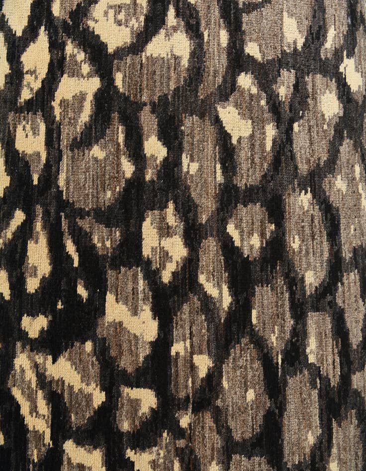 Detail image of 5' x 7' 4  Hand Knotted Darya Wool Rug