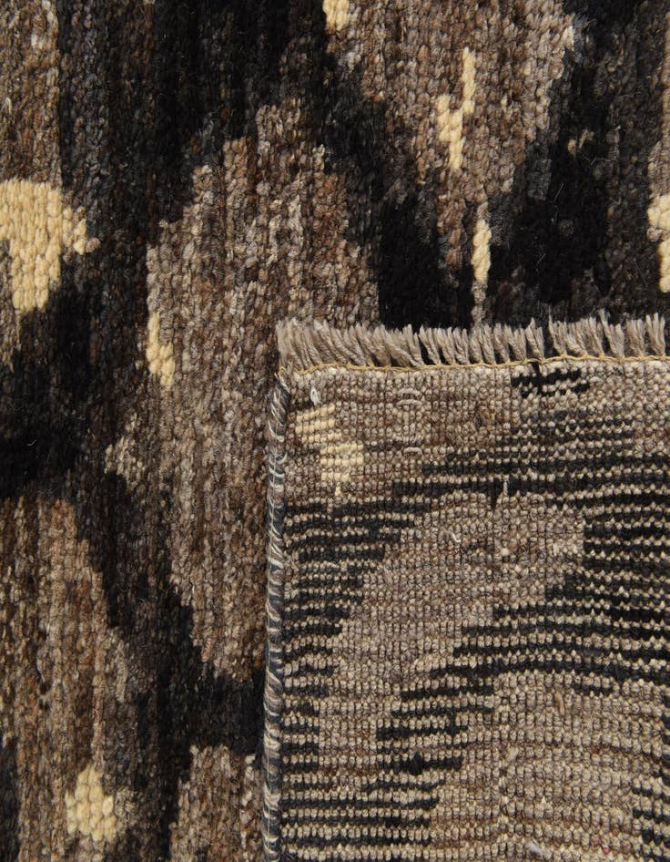 Detail image of 5' x 7' 4  Hand Knotted Darya Wool Rug