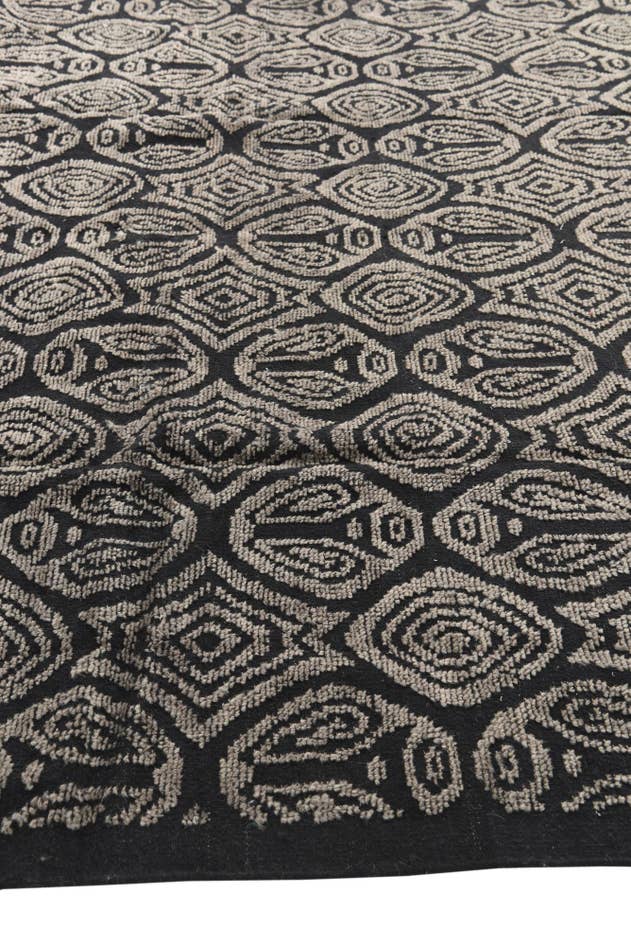 Detail image of 8' 2 x 9' 10 Hand Knotted Darya Wool Rug