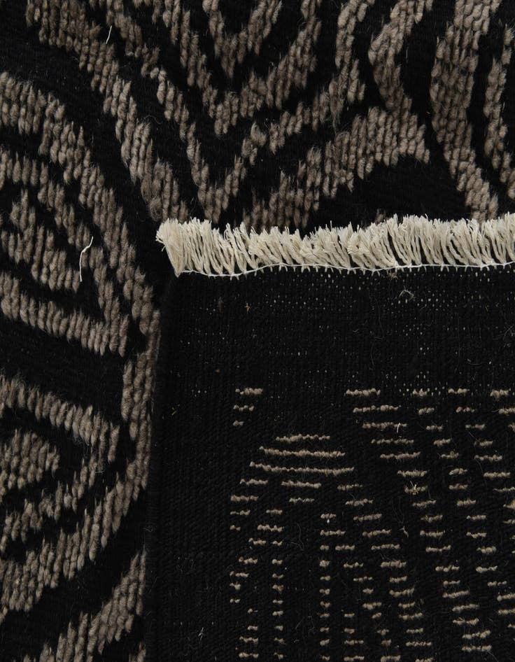 Detail image of 8' 2 x 9' 10  Hand Knotted Darya Wool Rug