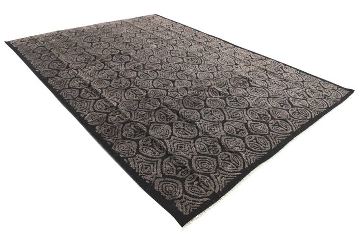 Detail image of 8' 10 x 12' 4 Hand Knotted Darya Wool Rug