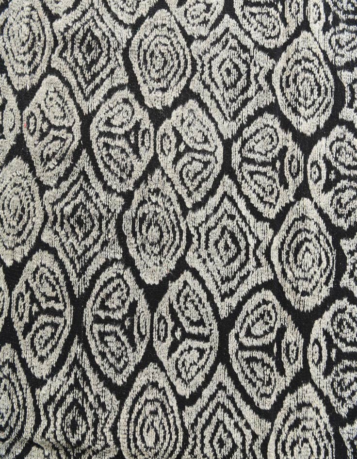 Detail image of 8' 2 x 10' 4  Hand Knotted Darya Wool Rug