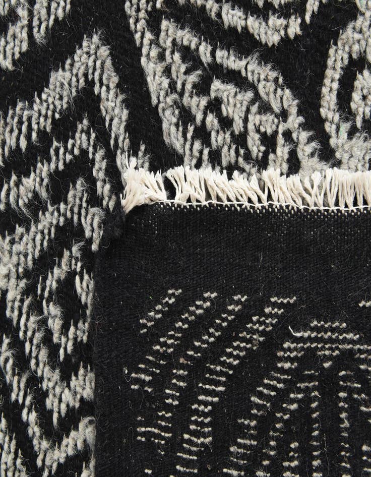 Detail image of 8' 2 x 10' 4  Hand Knotted Darya Wool Rug