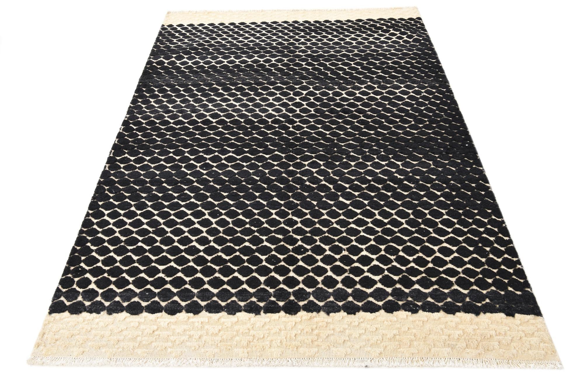 4' 11 x 7' 5 Hand Knotted Darya Wool Rug