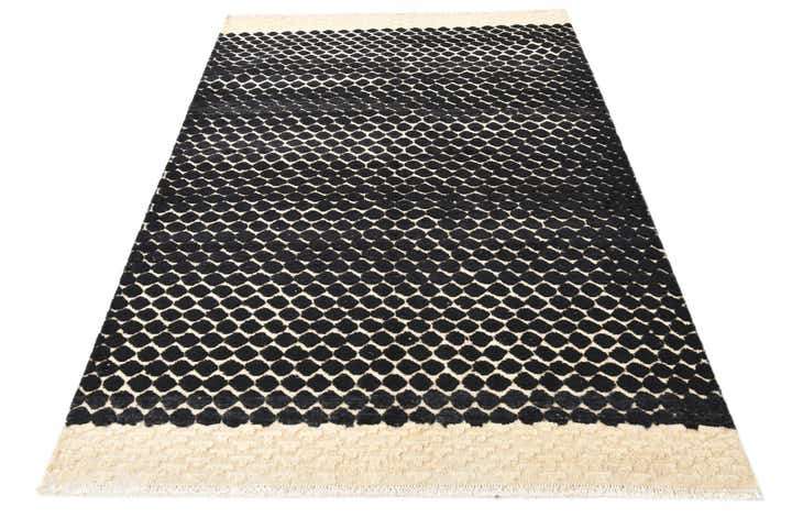 4' 11 x 7' 5 Hand Knotted Darya Wool Rug
