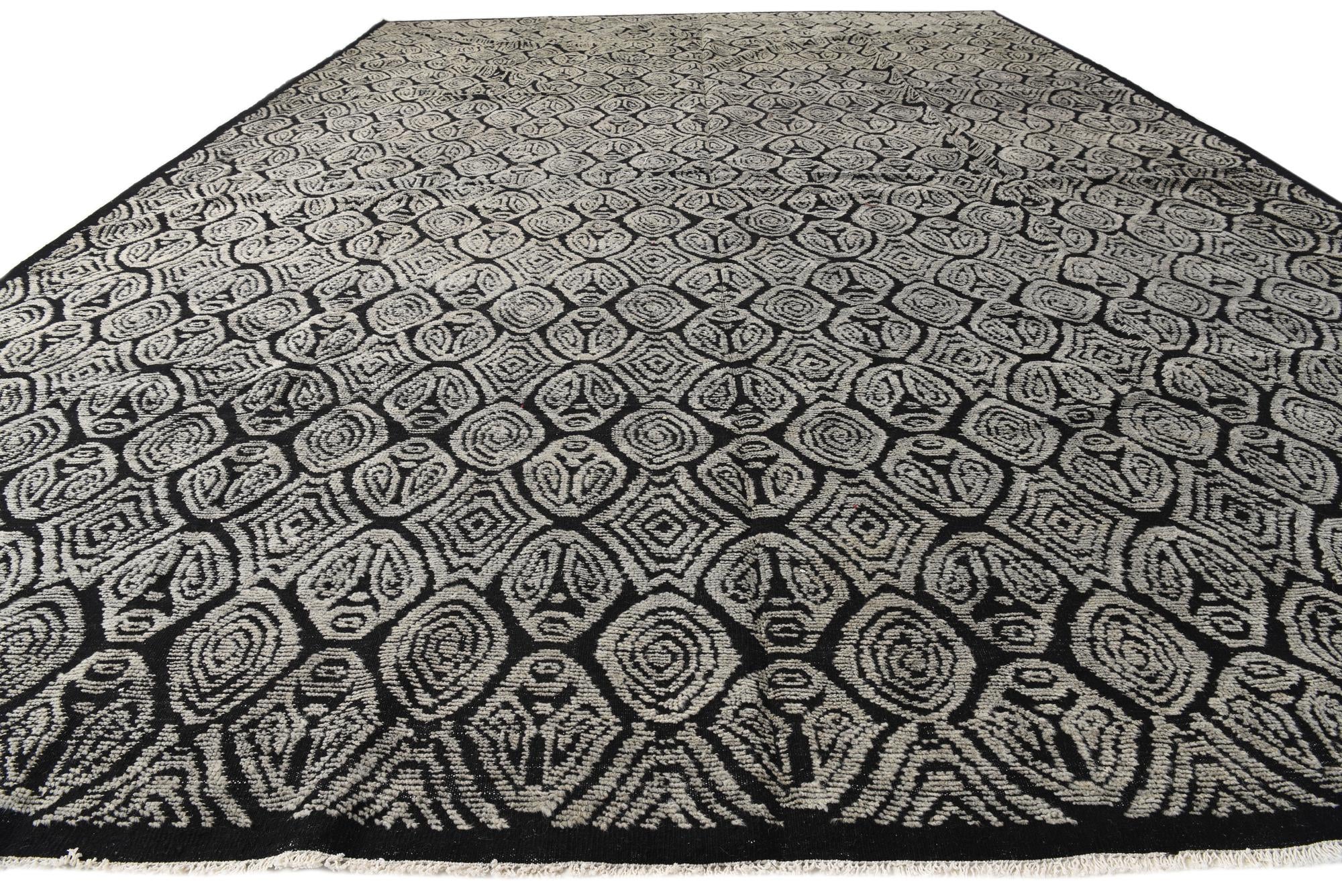13' 11 x 20' 11 Hand Knotted Darya Wool Rug
