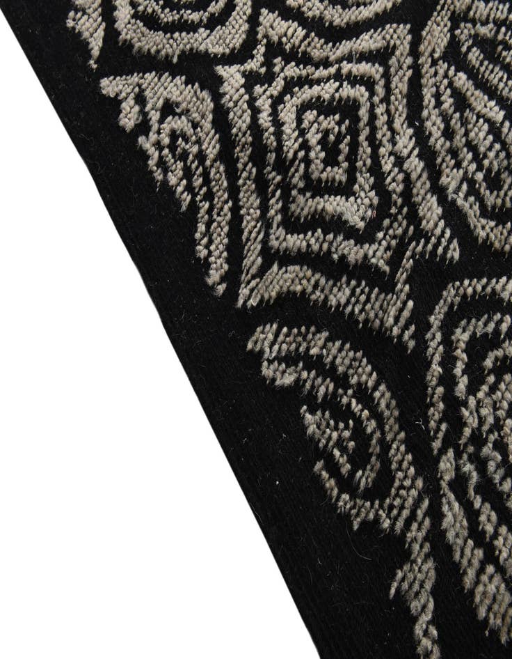 Detail image of 13' 11 x 20' 11  Hand Knotted Darya Wool Rug