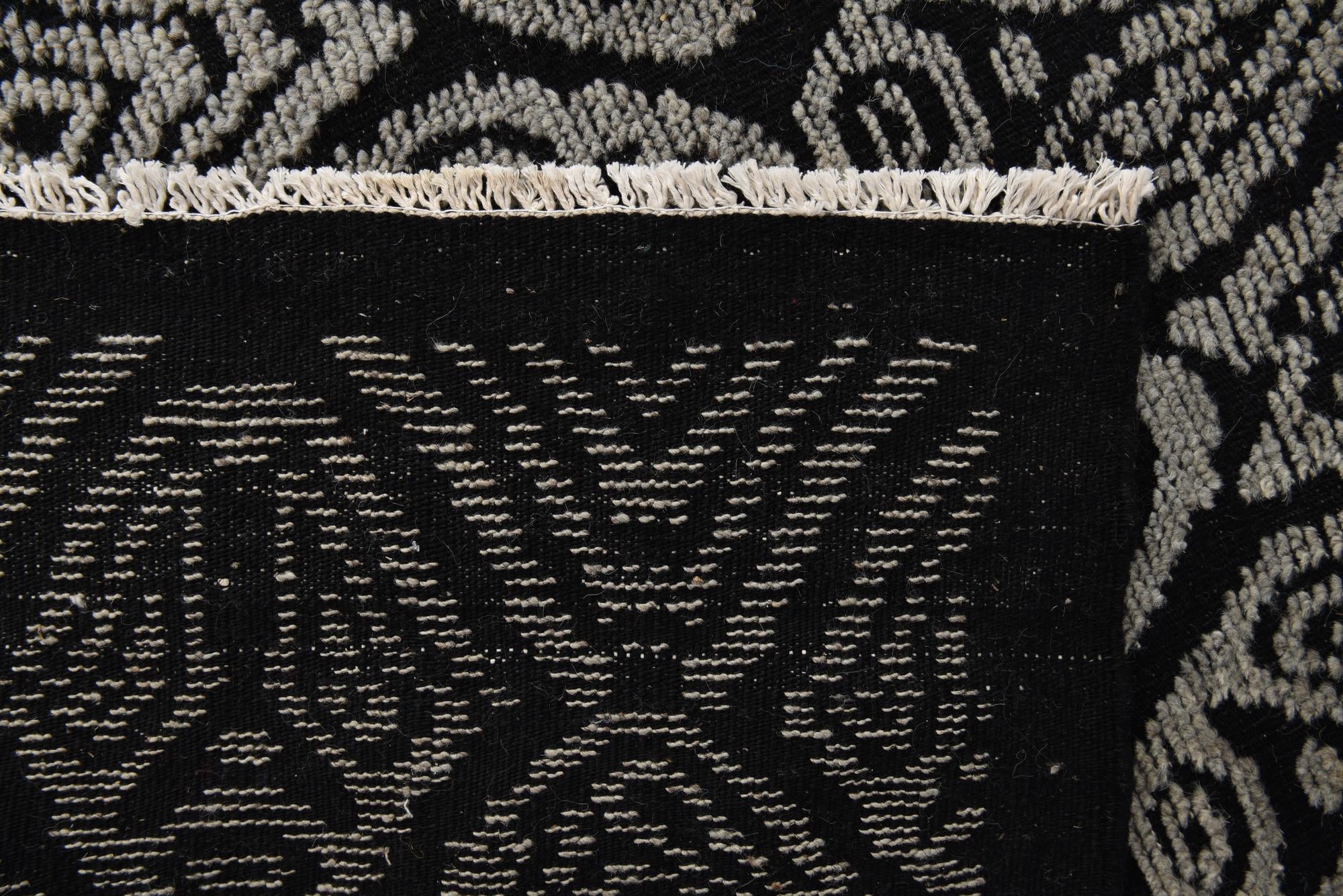 13' 11 x 20' 11 Hand Knotted Darya Wool Rug
