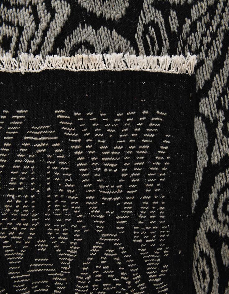 Detail image of 13' 11 x 20' 11  Hand Knotted Darya Wool Rug