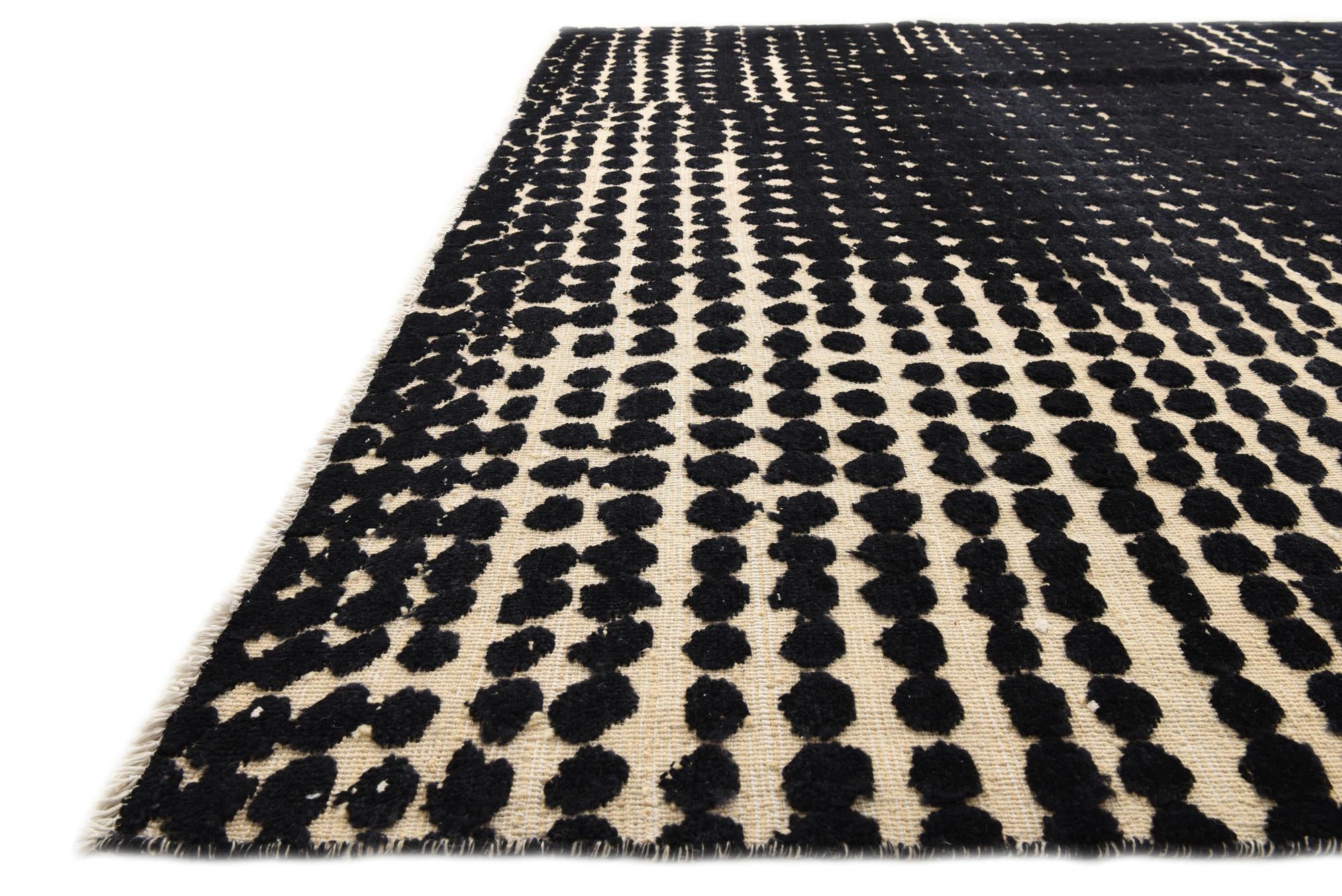7' 11 x 10' 5 Hand Knotted Darya Wool Rug