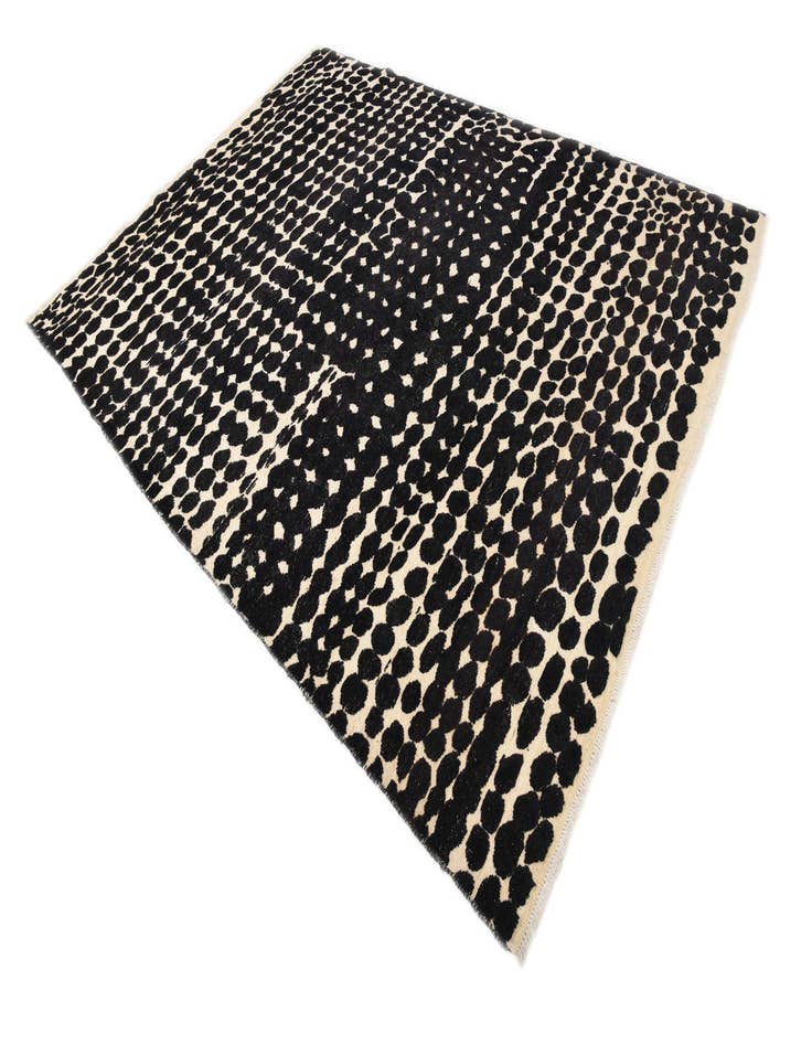 Detail image of 7' 10 x 10' 9 Hand Knotted Darya Wool Rug