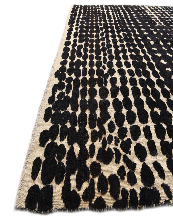 Detail image of 7' 10 x 10' 9 Hand Knotted Darya Wool Rug