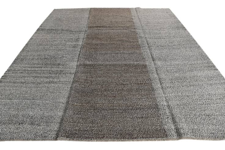 Detail image of 9' 10 x 11' Hand Woven Darya Wool Rug