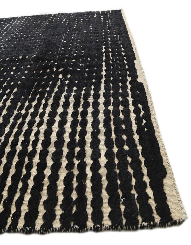 Detail image of 6' 5 x 10' 5  Hand Knotted Darya Wool Rug