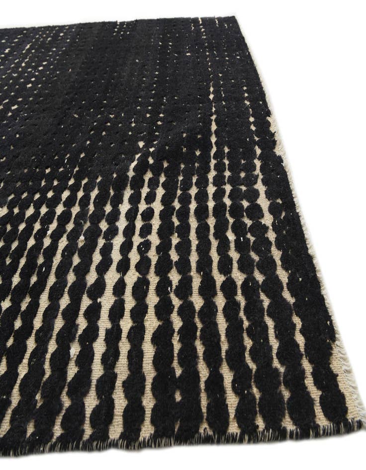 Detail image of 6' 6 x 10'  Hand Knotted Darya Wool Rug