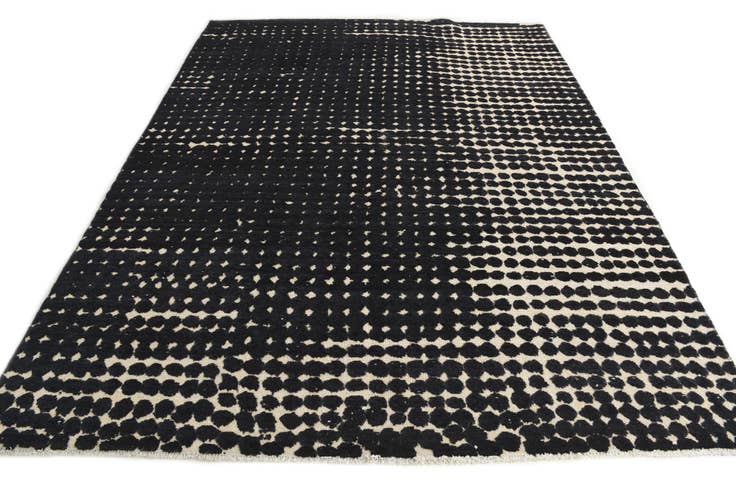 Detail image of 7' 10 x 10' 5 Hand Knotted Darya Wool Rug
