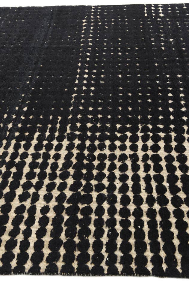 Detail image of 8' x 10' 6 Hand Knotted Darya Wool Rug