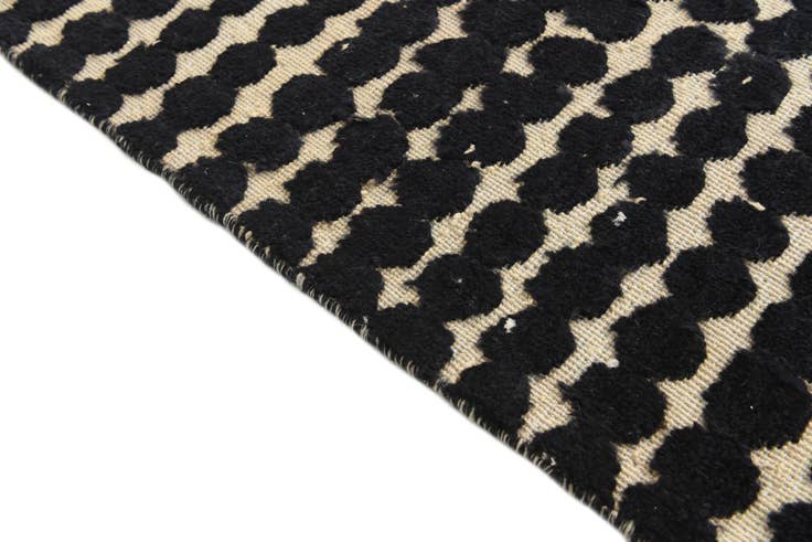 Detail image of 8' x 10' 6 Hand Knotted Darya Wool Rug