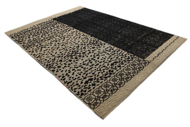 Detail image of 7' 5 x 10' 2 Hand Knotted Darya Wool Rug