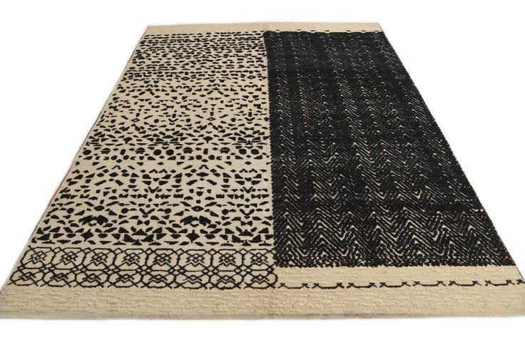 Detail image of 7' 5 x 10' 2 Hand Knotted Darya Wool Rug