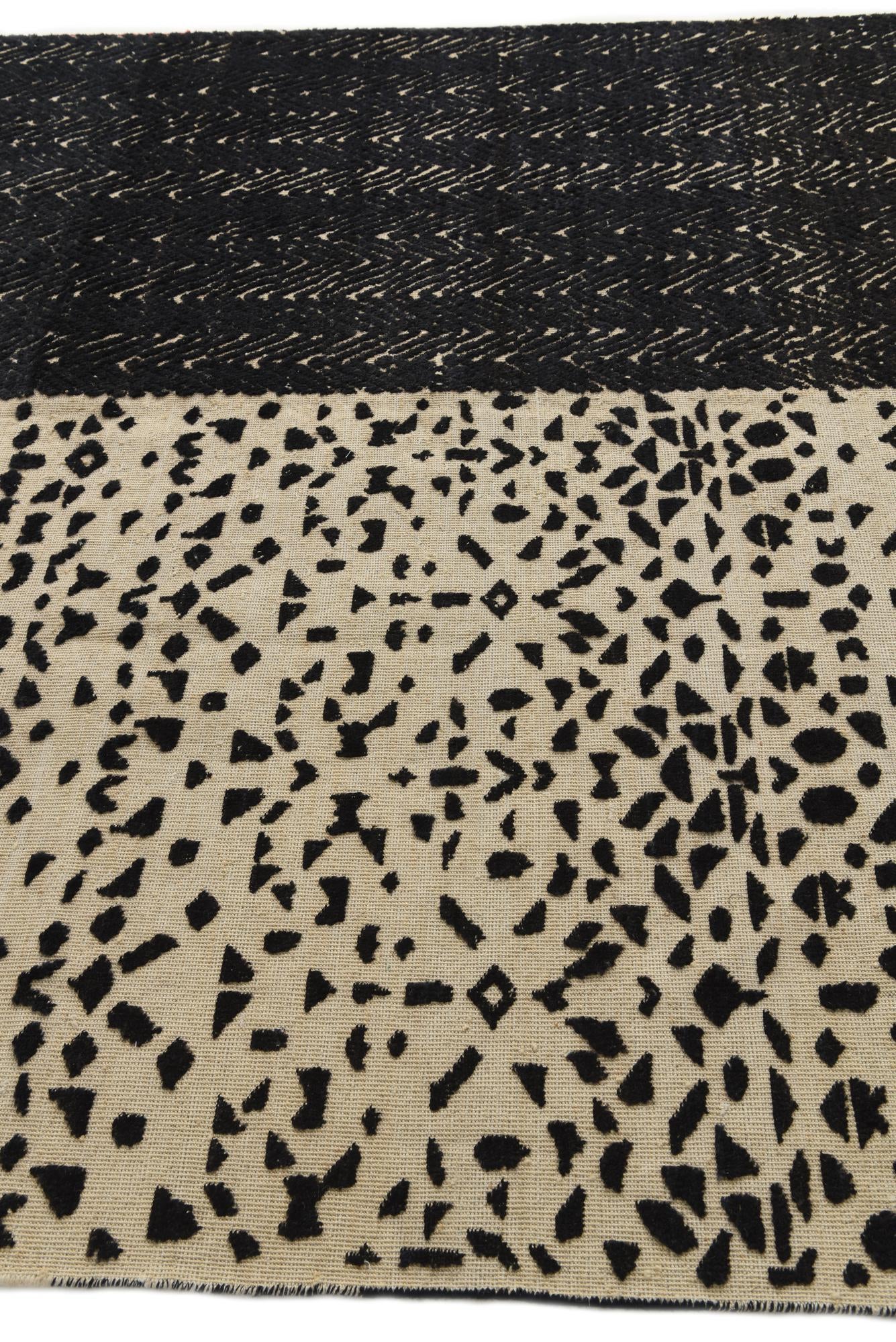 7' 5 x 10' 2 Hand Knotted Darya Wool Rug