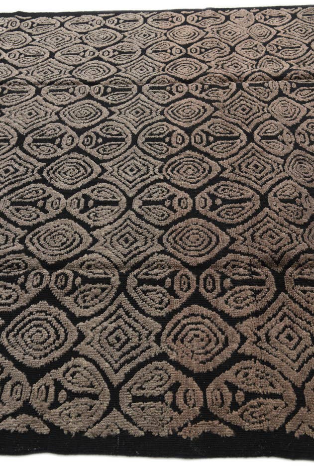 Detail image of 8' 4 x 10' 4 Hand Knotted Darya Wool Rug