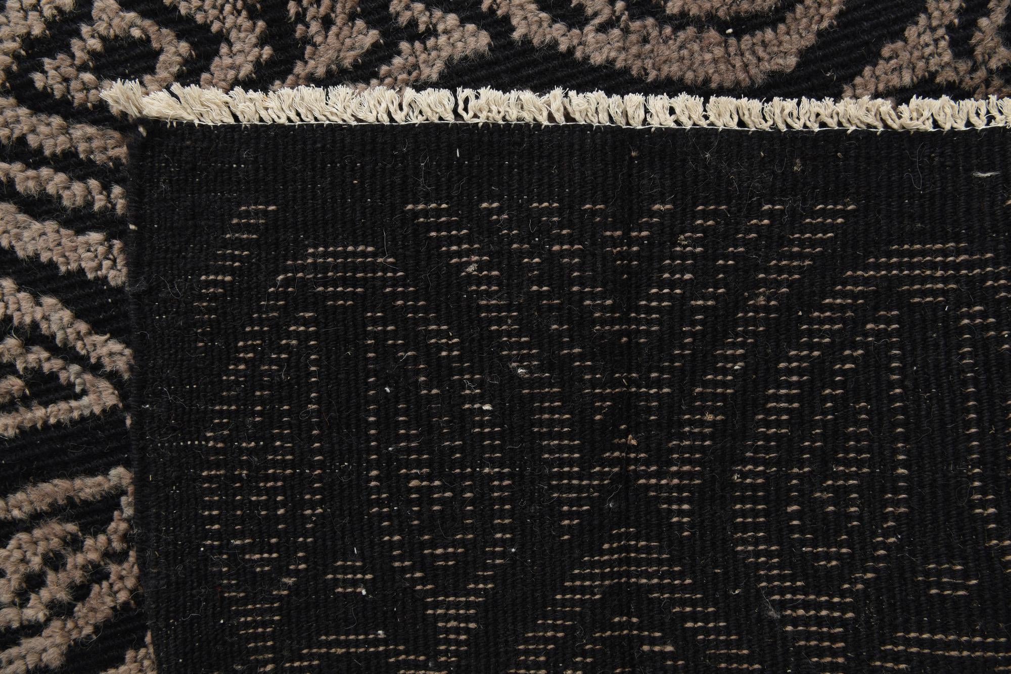 8' x 10' 7 Hand Knotted Darya Wool Rug