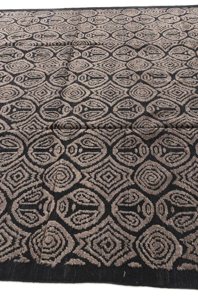 Detail image of 9' 10 x 14' 1 Hand Knotted Darya Wool Rug