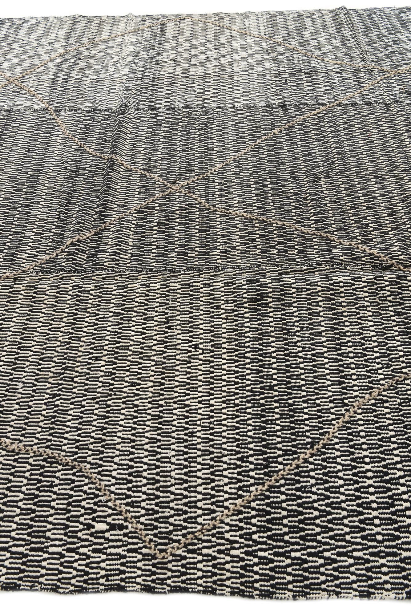 8' 7 x 11' 5 Hand Knotted Darya Wool Rug