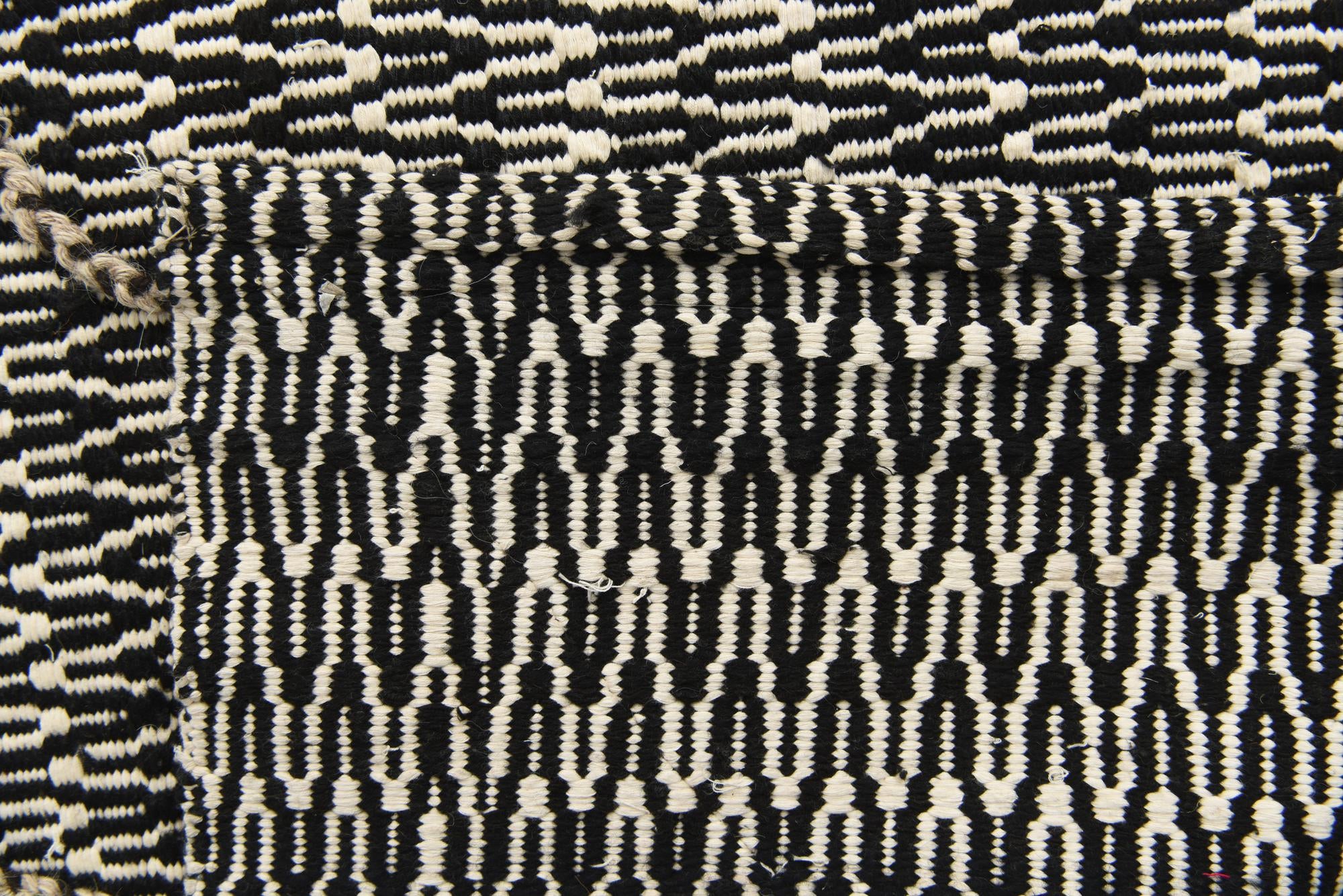 8' 7 x 11' 5 Hand Knotted Darya Wool Rug