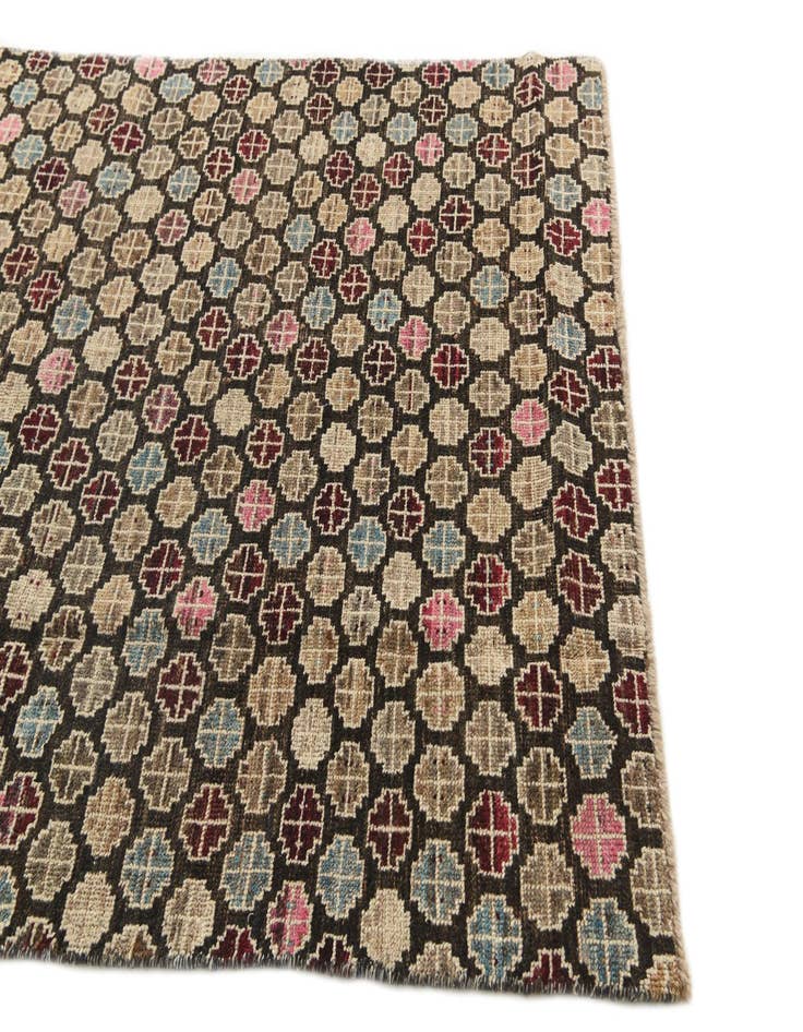 Detail image of 4' 10 x 7' 9  Hand Knotted Darya Wool Rug