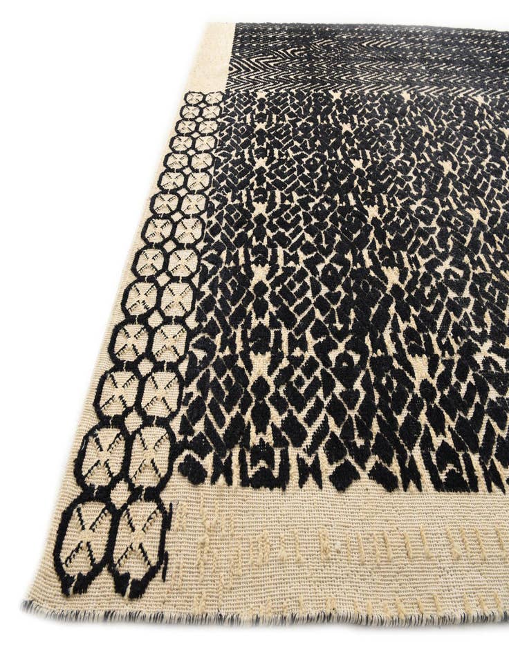 Detail image of 7' 10 x 9' 11  Hand Knotted Darya Wool Rug