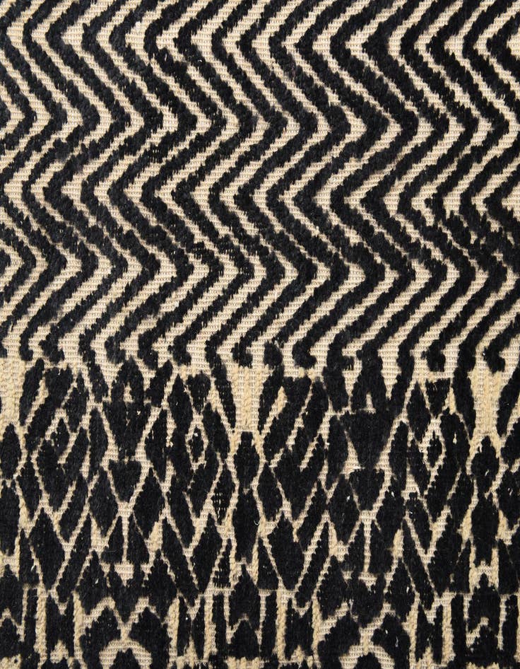 Detail image of 7' 10 x 9' 11  Hand Knotted Darya Wool Rug