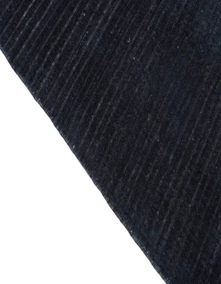 Detail image of 6' 3 x 9' 9 Hand Knotted Darya Wool Rug