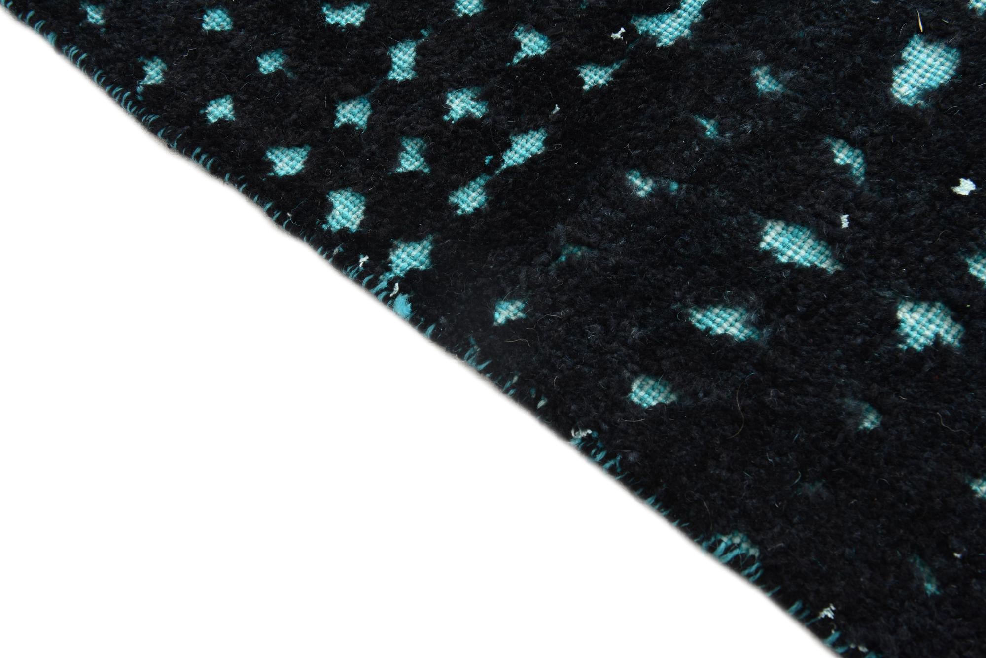 5' 5 x 8' 4 Hand Knotted Darya Wool Rug