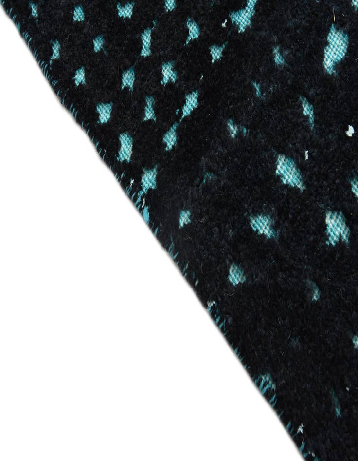 Detail image of 5' 5 x 8' 4  Hand Knotted Darya Wool Rug