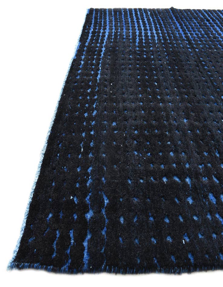 Detail image of 6' 7 x 9' 9  Hand Knotted Darya Wool Rug