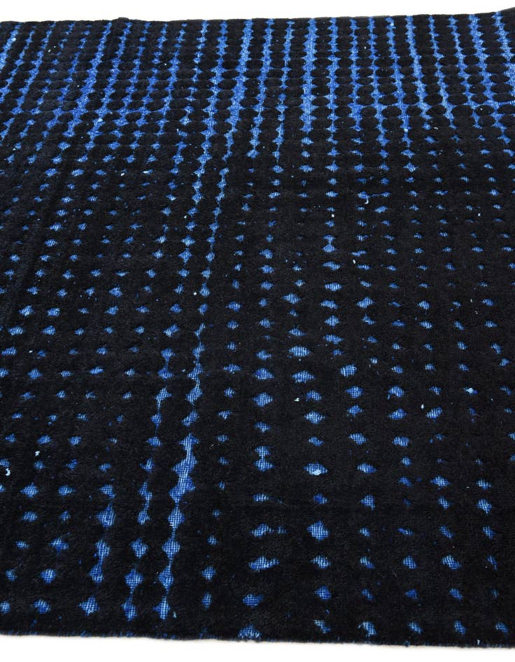 Detail image of 6' 7 x 9' 9  Hand Knotted Darya Wool Rug