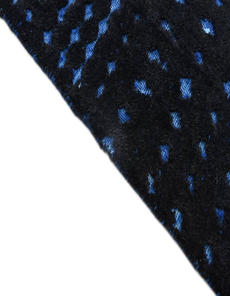 Detail image of 6' 7 x 9' 9  Hand Knotted Darya Wool Rug